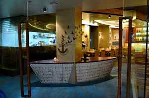 peninsular kitchen